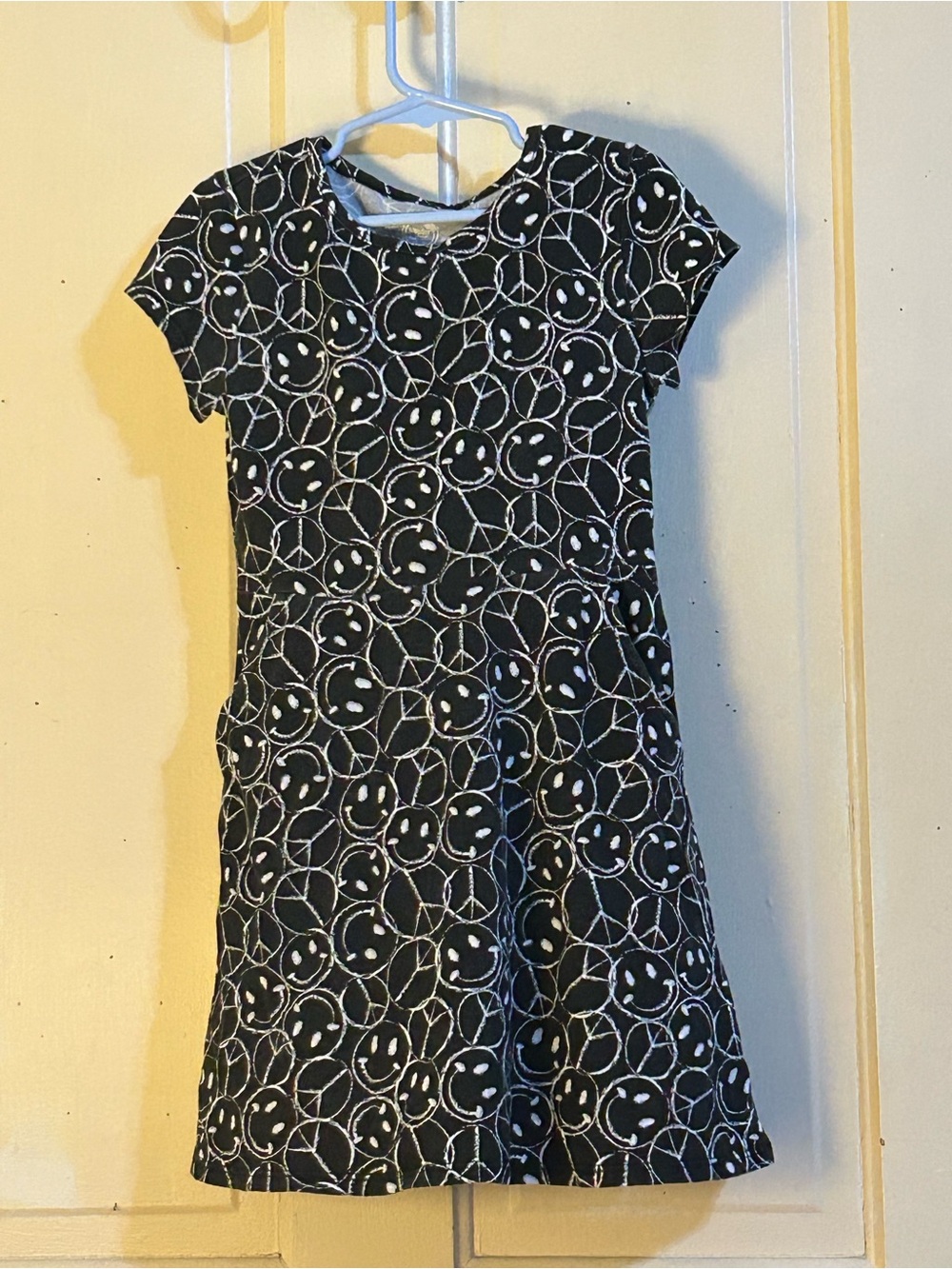 Wonder Nation Girls Black Peace Sign Smiley Face Skater Dress Size S (6-6X)